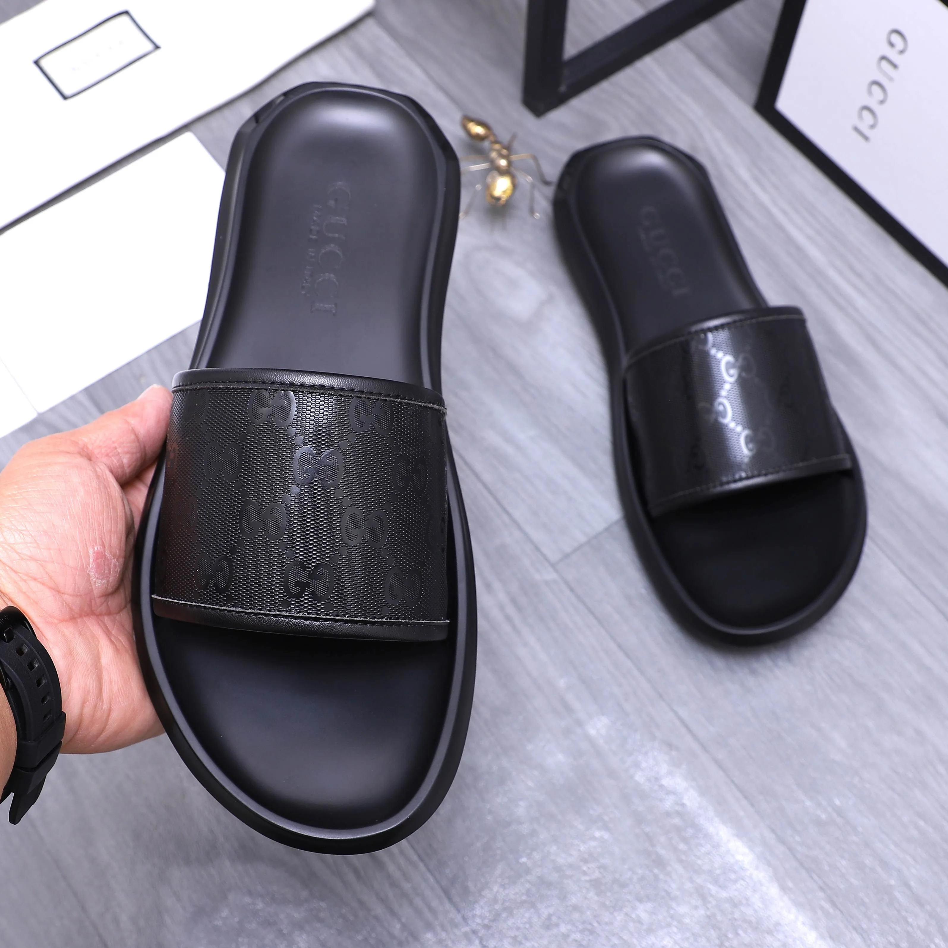 Men's shoes 💰280 Product trademark: GUCCI "Gucci" slippers Regular size: 38-44 (45.46 custom-made, non-returnable) Product materials: Selected cowhide printed upper, instep imitation leather lining, original outsole